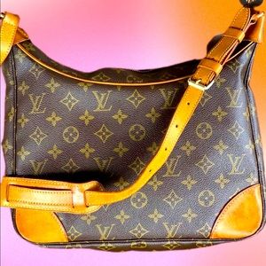 Authentic Louis Vuitton Boulogne 30